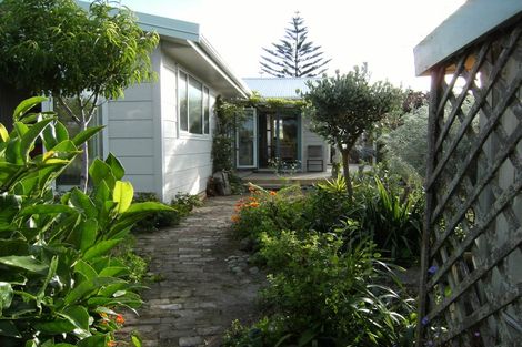 Photo of property in 41 Nuku Street, Tangimoana, 4822