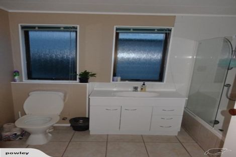 Photo of property in 2/10 Argyle Avenue, Pahurehure, Papakura, 2113