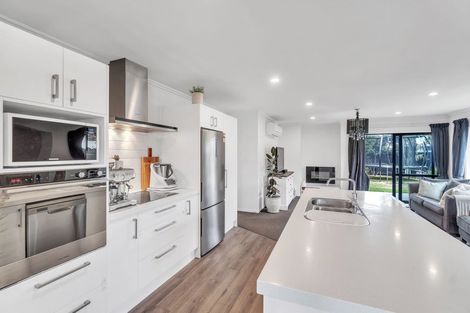 Photo of property in 3 Hineaari Street, Marshland, Christchurch, 8083