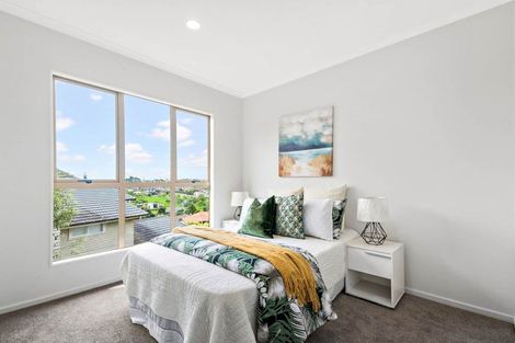 Photo of property in 12 Mackwell Road, Fairview Heights, Auckland, 0632