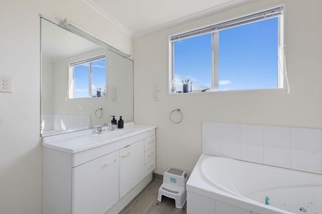 Photo of property in 131 Tiromoana Road, Maata, Eltham, 4398