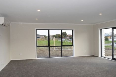 Photo of property in 2 Kingi Te Ahoaho Place, Otaki, 5512