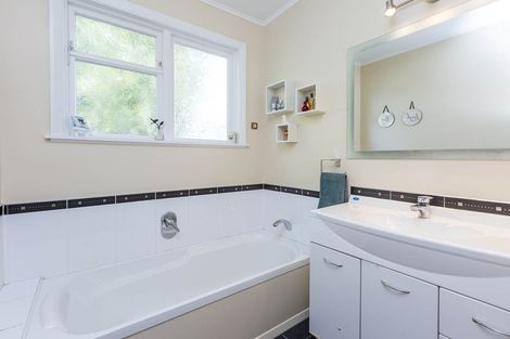 Photo of property in 142 Mcleod Street, Elderslea, Upper Hutt, 5018