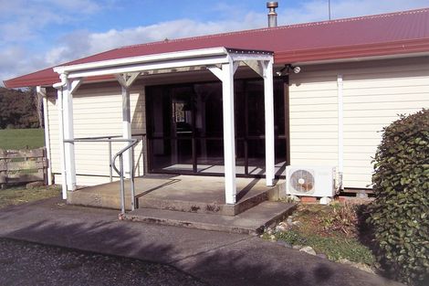 Photo of property in 66 Clifden Highway, Tuatapere, 9691
