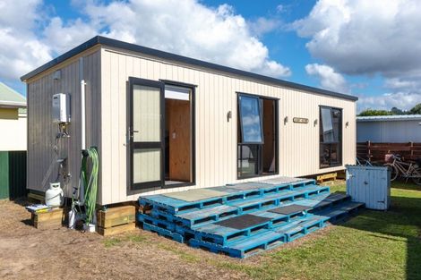 Photo of property in 105 Chartwell Avenue, Whangamata, 3620