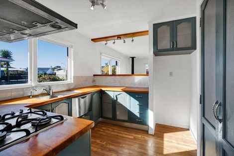 Photo of property in 7 Oleander Place, Bell Block, New Plymouth, 4312