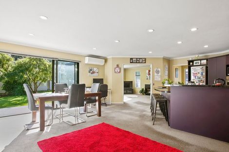 Photo of property in 20 Thames Street, Welbourn, New Plymouth, 4310