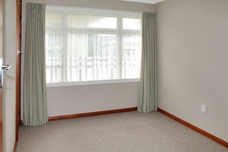 Photo of property in 12 Saint Albans Avenue, Hokowhitu, Palmerston North, 4410