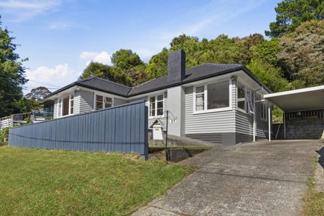 Photo of property in 37 Logie Street, Stokes Valley, Lower Hutt, 5019