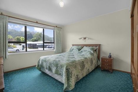 Photo of property in 52 Dover Road, Wainuiomata, Lower Hutt, 5014