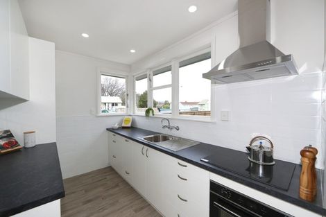 Photo of property in 30 Lipscombe Crescent, Havelock North, 4130