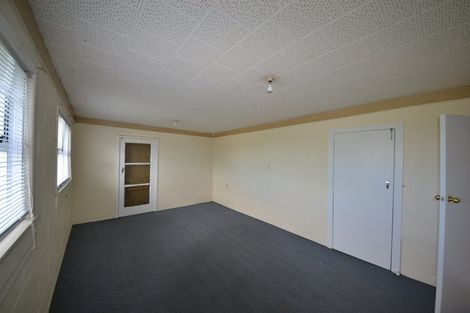 Photo of property in 27 Chivalry Road, Glenfield, Auckland, 0629