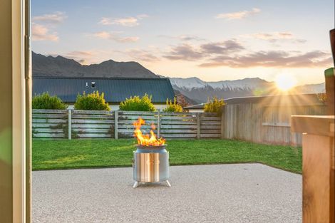 Photo of property in 7 Centre Crescent, Wanaka, 9305