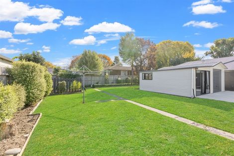 Photo of property in 7 Pinehurst Crescent, Russley, Christchurch, 8042