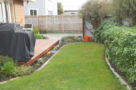 Photo of property in 2/66 Martin Avenue, Beckenham, Christchurch, 8023