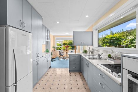 Photo of property in 10 Ron Place, Bishopdale, Christchurch, 8051