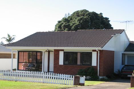 Photo of property in 21 Milton Road, Orewa, 0931