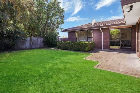 Photo of property in 8 Algie Place, Avonhead, Christchurch, 8042