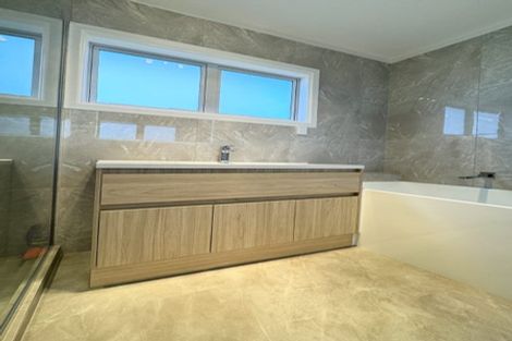 Photo of property in 25 Aberdeen Road, Castor Bay, Auckland, 0620