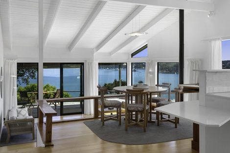 Photo of property in 200 Te Wahapu Road, Russell, 0272