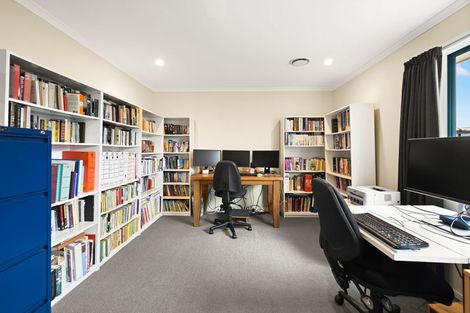 Photo of property in 74 Ayrshire Drive, Grandview Heights, Hamilton, 3200