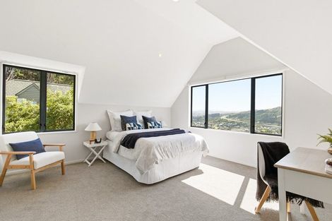 Photo of property in 6a Chastudon Place, Tawa, Wellington, 5028