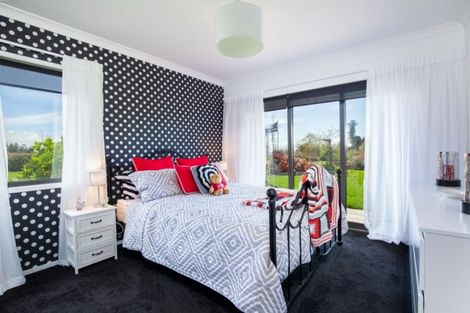 Photo of property in 421 Surrey Road, Tariki, Stratford, 4388