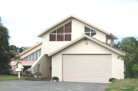 Photo of property in 90 Nigel Road, Browns Bay, Auckland, 0630