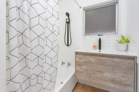 Photo of property in 16 Moki Place, Ruakaka, 0116