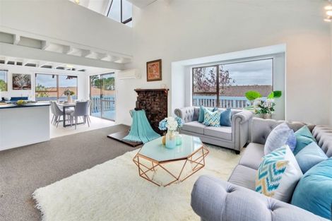 Photo of property in 42 Glenbervie Crescent, Massey, Auckland, 0614