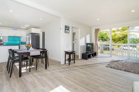 Photo of property in 47 Cockayne Crescent, Sunnynook, Auckland, 0620