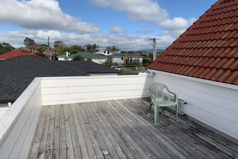 Photo of property in 5 Tawa Road, Te Atatu Peninsula, Auckland, 0610