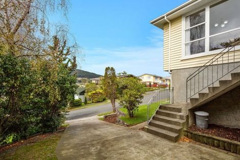 Photo of property in 10 Rembrandt Avenue, Tawa, Wellington, 5028