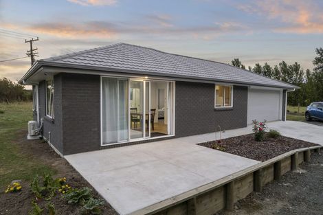 Photo of property in 1363 State Highway 16, Waimauku, 0883