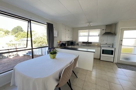 Photo of property in 114 Driver Crescent, Cannons Creek, Porirua, 5024