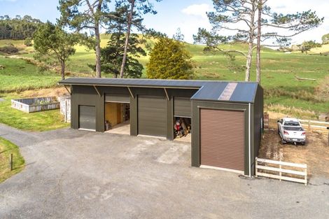 Photo of property in 64 Lees Road, Hahei, Whitianga, 3591