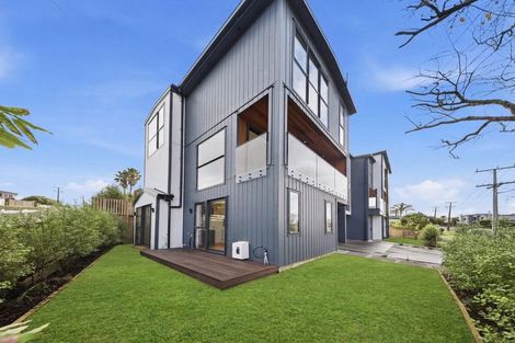 Photo of property in 2a Rangitoto Terrace, Milford, Auckland, 0620
