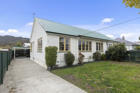 Photo of property in 80 Naenae Road, Naenae, Lower Hutt, 5011