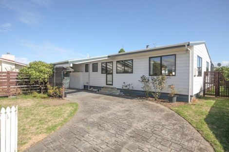 Photo of property in 48 Olive Terrace, Paraparaumu Beach, Paraparaumu, 5032