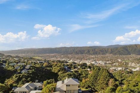 Photo of property in 29 Wisteria Grove, Maungaraki, Lower Hutt, 5010