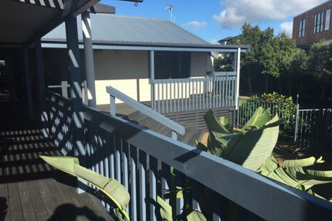 Photo of property in 16 Waikura Drive, Te Atatu Peninsula, Auckland, 0610