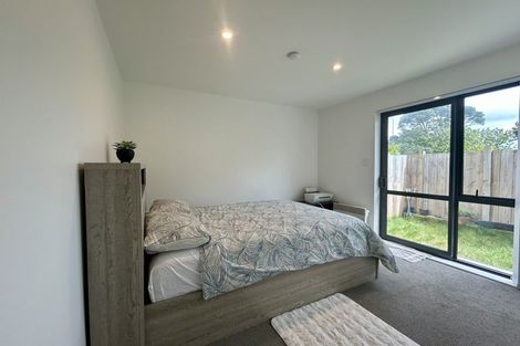 Photo of property in 2/13 Oteha Valley Road, Northcross, Auckland, 0632