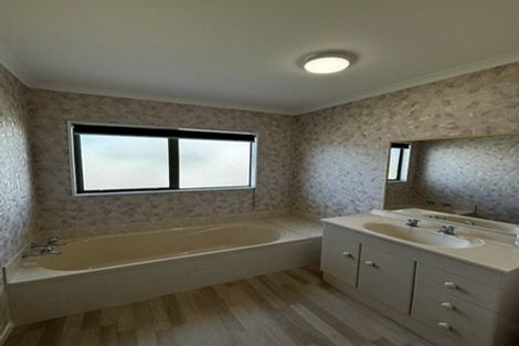 Photo of property in 2/219 Mangorei Road, Merrilands, New Plymouth, 4312