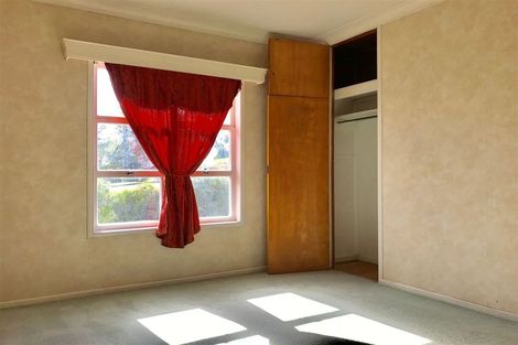 Photo of property in 28 Archibald Road, Kelston, Auckland, 0602