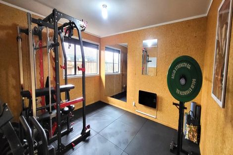 Photo of property in 16 Chestnut Close, Kelvin Grove, Palmerston North, 4414