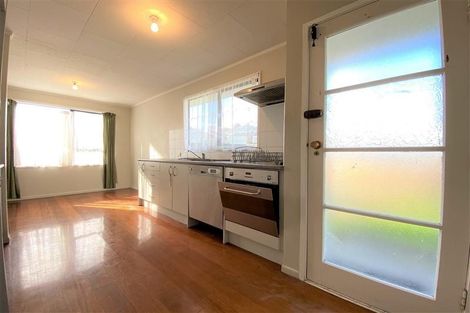 Photo of property in 6 West Harbour Drive, West Harbour, Auckland, 0618