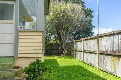 Photo of property in 64 Point Chevalier Road, Point Chevalier, Auckland, 1022