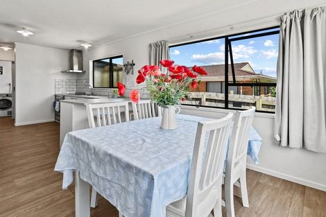 Photo of property in 23 Lane Road, Weymouth, Auckland, 2103