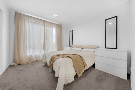 Photo of property in 4/29 Normandy Place, Henderson, Auckland, 0610