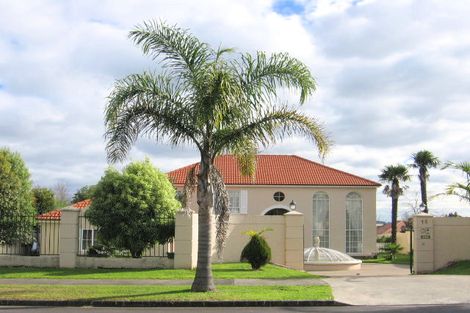 Photo of property in 15 Anaheim Boulevard, Shamrock Park, Auckland, 2016